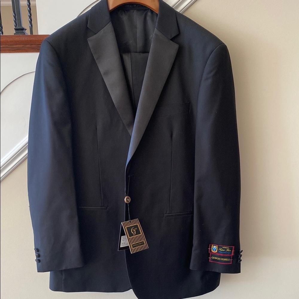Giorgio FIORELLI Italy. Black tuxedo and pants Smoke free Brand new tags